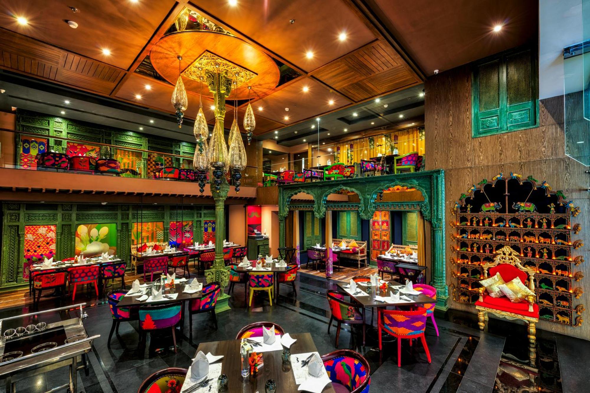 Grand Chennai By Grt Hotels Ngoại thất bức ảnh Interior of the restaurant