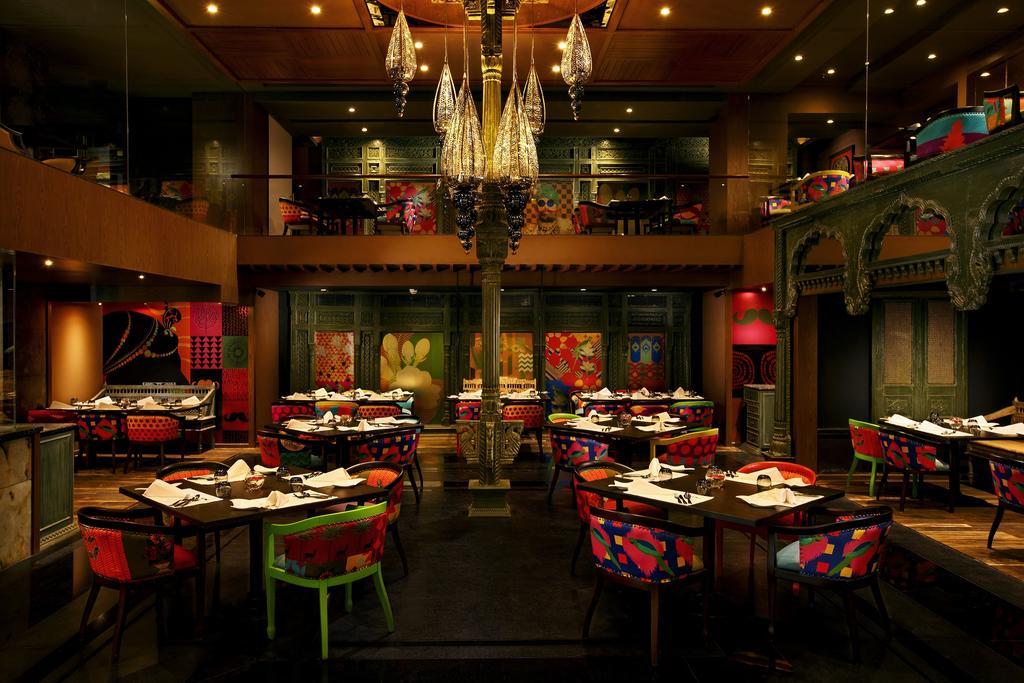 Grand Chennai By Grt Hotels Ngoại thất bức ảnh Interior of the restaurant