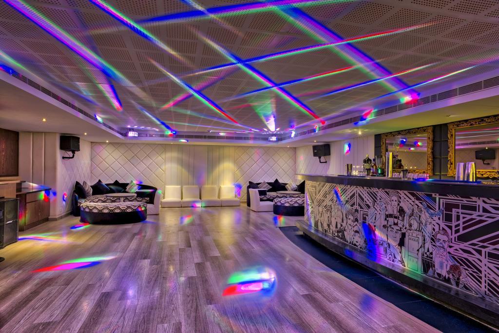 Grand Chennai By Grt Hotels Ngoại thất bức ảnh The interior of the nightclub